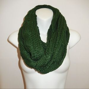 Chunky Solid Color Cable Knitted Infinity Scarf